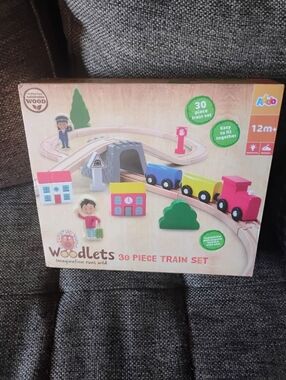 New 30-Piece Wooden Train Set